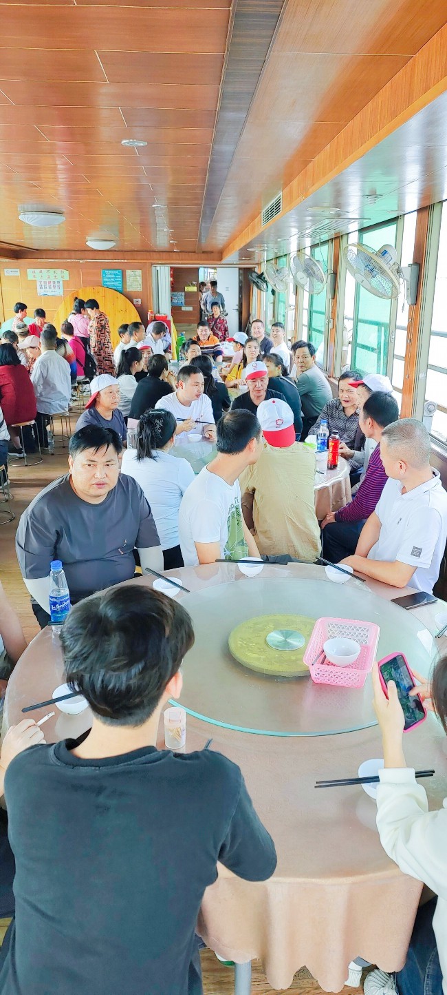 清遠兩日游船上用餐.jpg